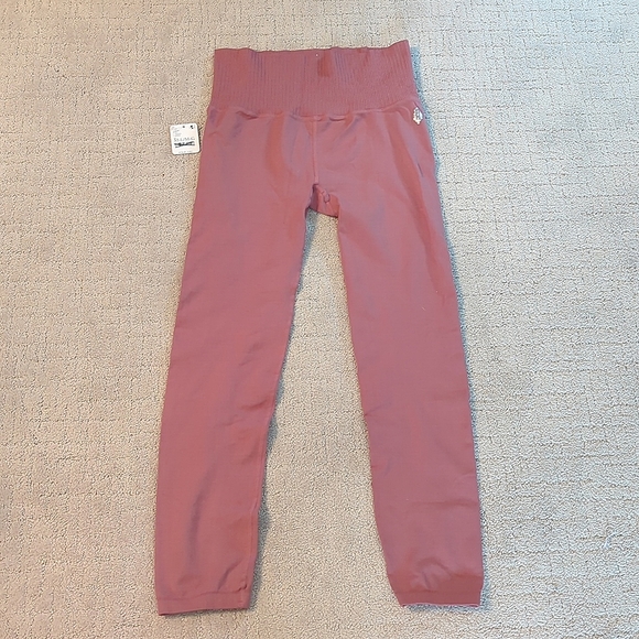 FP Movement by Free People Pants - NWT Free People Movement Good Karma Leggings in Garnet, size M/L
